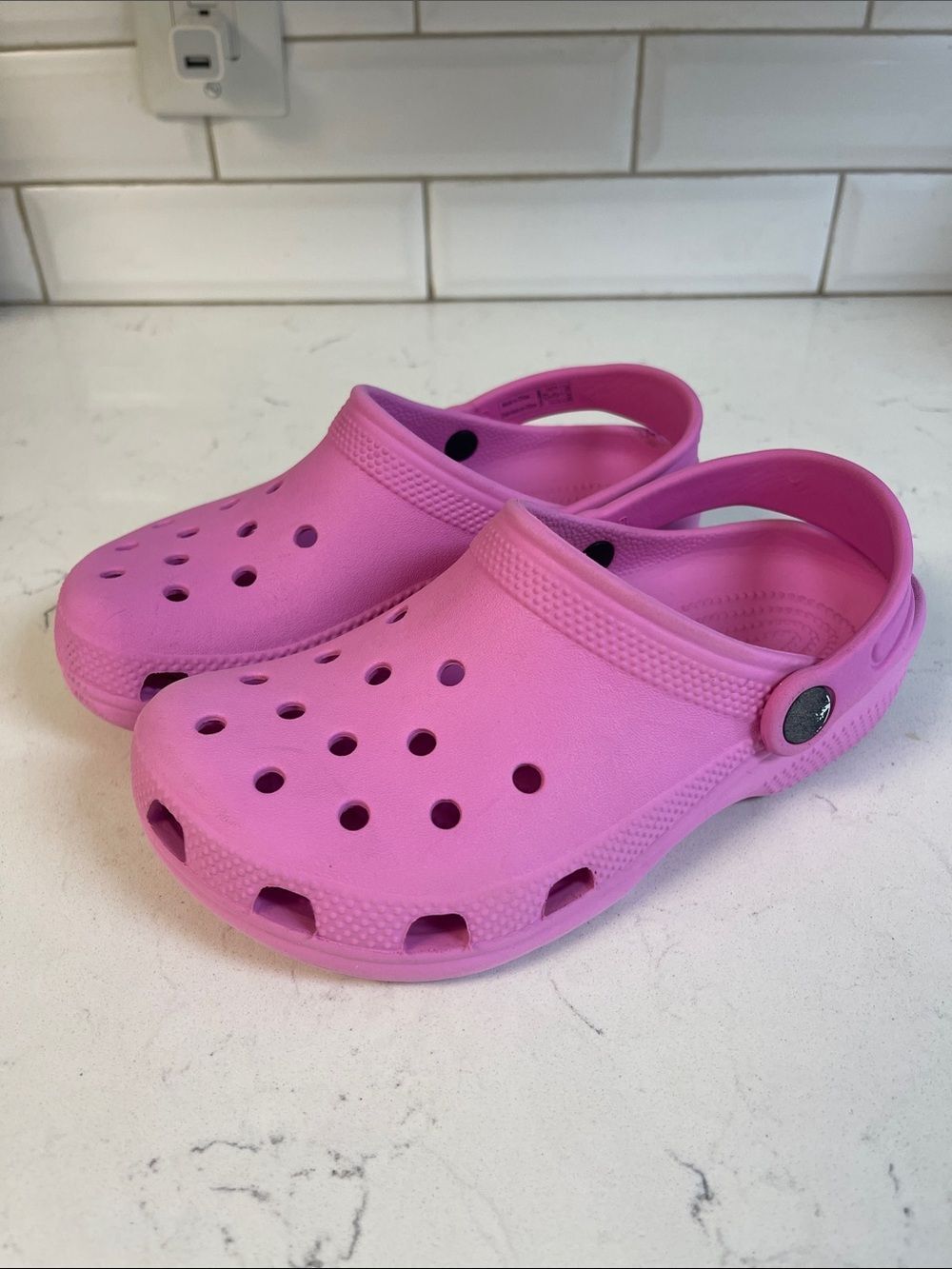Crocs Classic Clogs Pink Kids Size Junior 2 Style # 206991 Fun Rubber Shoes